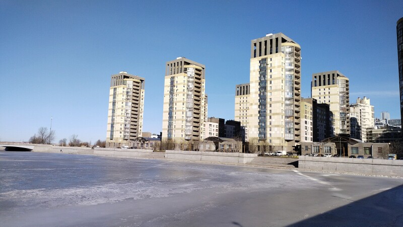 flats next to the Smolenka river